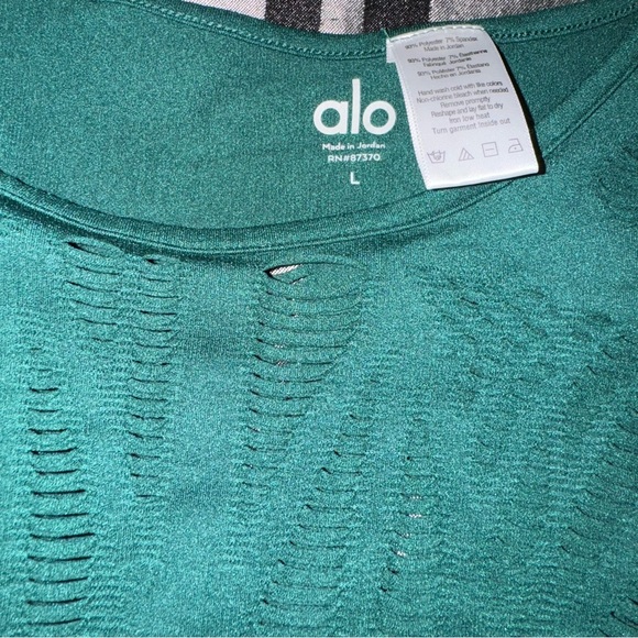 Alo Yoga Tank - Picture 2 of 3